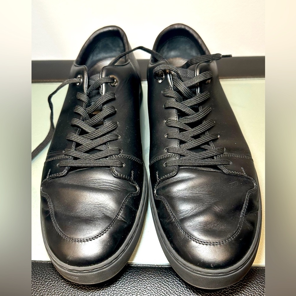 WORN LOUIS VUITTON MEN’S SNEAKERS. US SIZE 10.5, LV SIZE 9.5